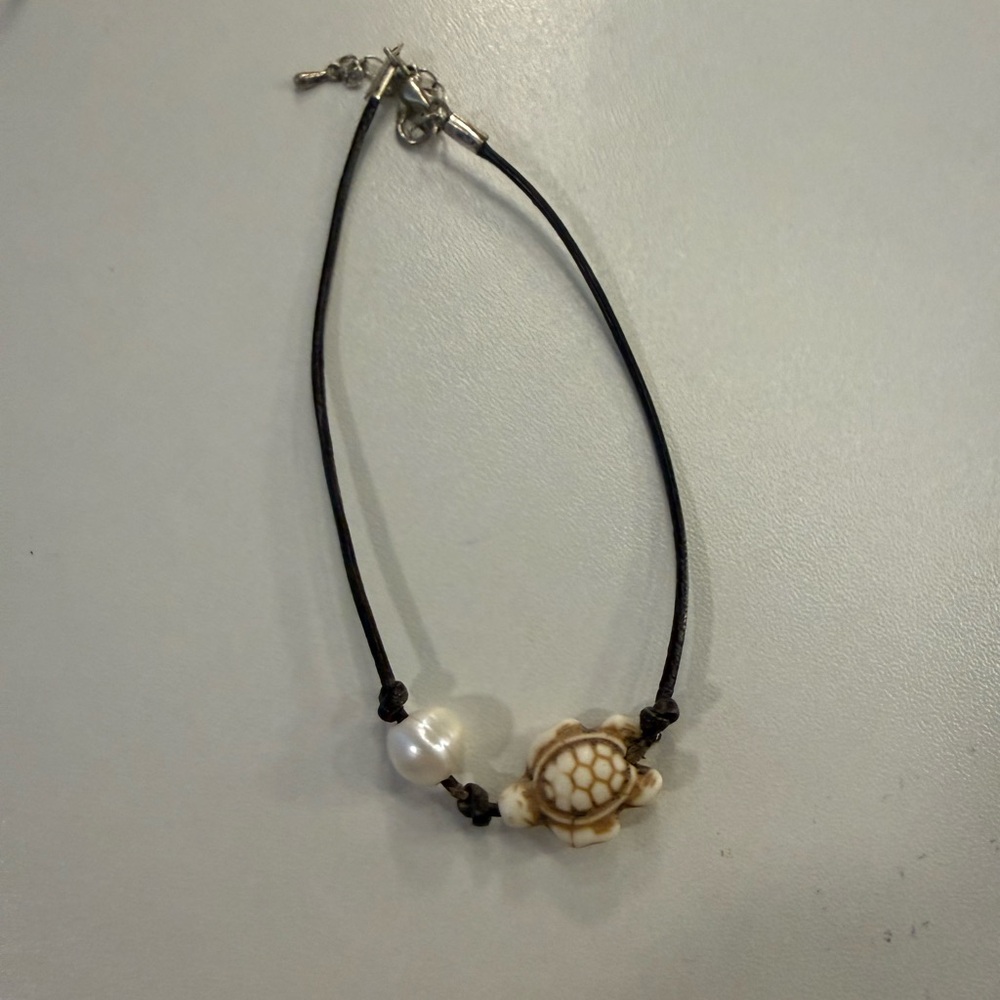 Handcrafted Turtle Pendant anklet in Brown and White